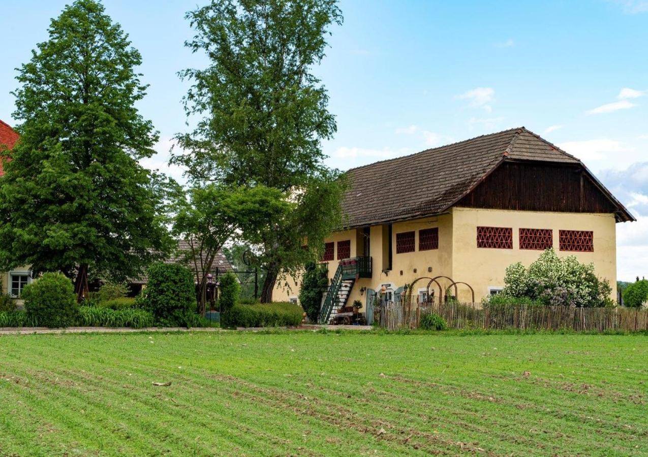 Gutshof Bartl 1 Appartement Klagenfurt am Woerthersee Buitenkant foto