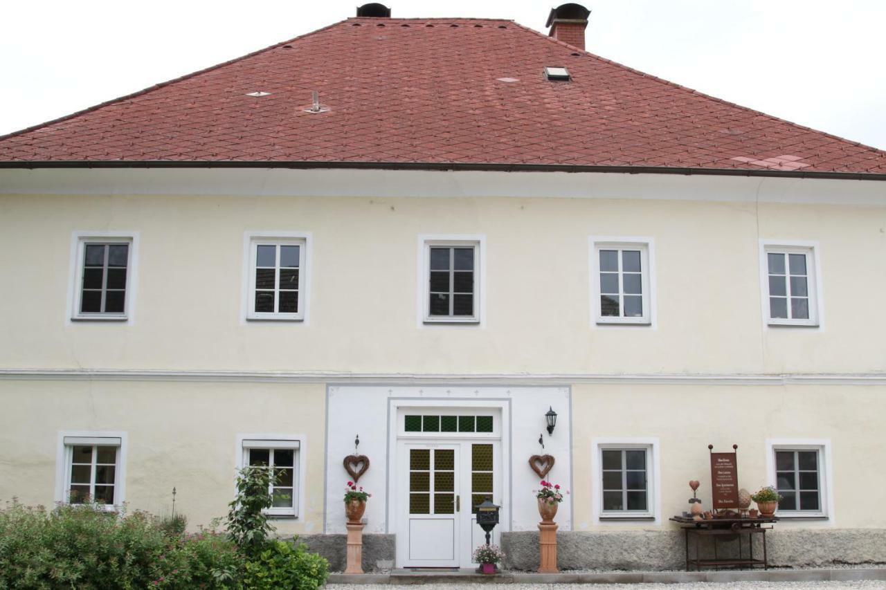 Gutshof Bartl 1 Appartement Klagenfurt am Woerthersee Buitenkant foto