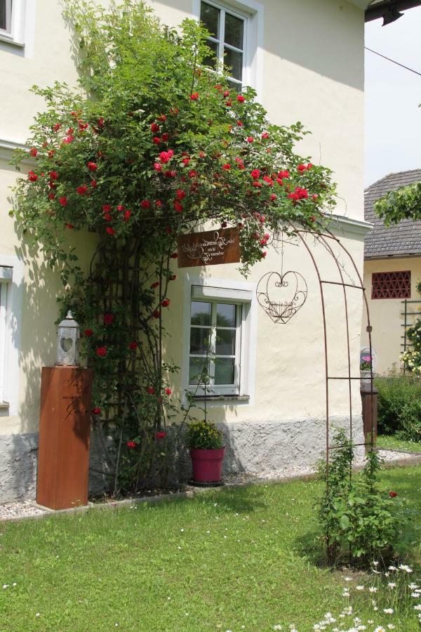 Gutshof Bartl 1 Appartement Klagenfurt am Woerthersee Buitenkant foto